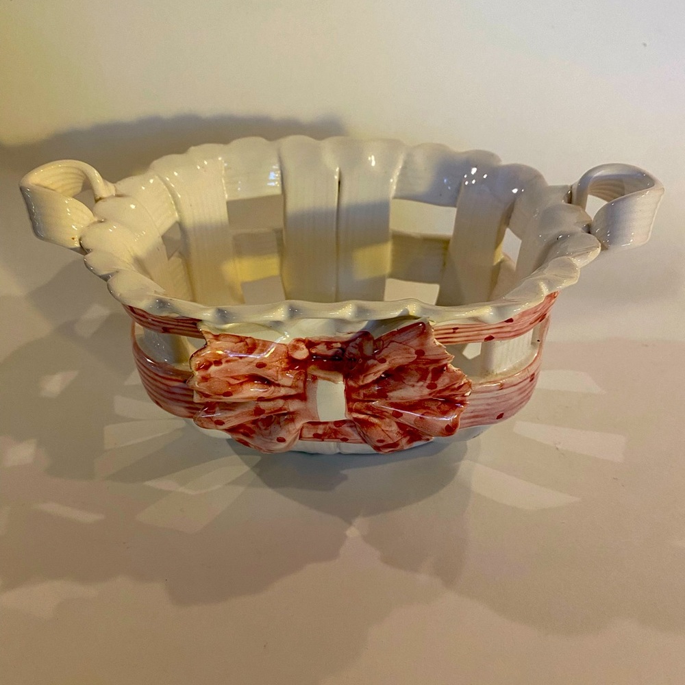 Vintage Casafina Portugal Hand-Painted Ceramic Woven Basket w/ Bow 8x5